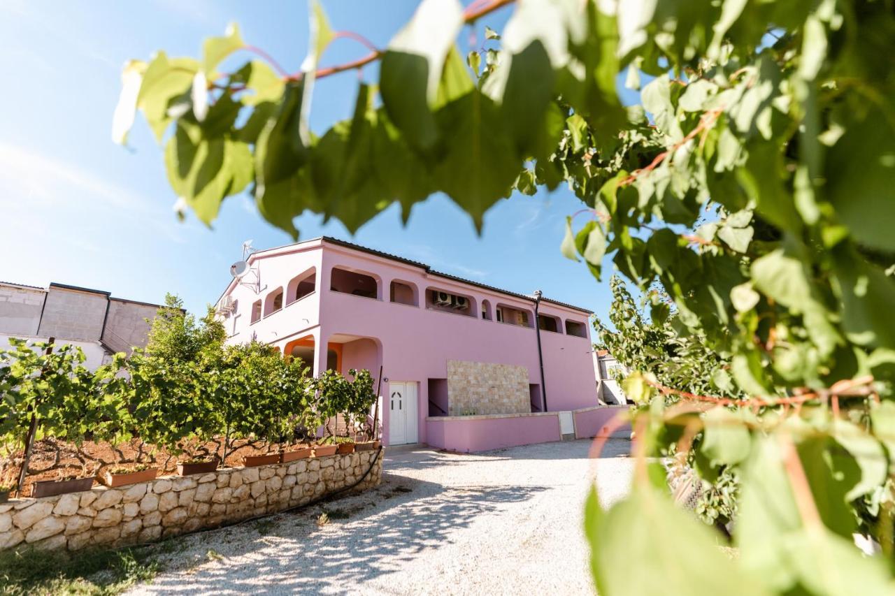 Apartman Laura Vir Luaran gambar